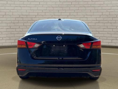 Super Black 2025 Nissan Altima S FWD