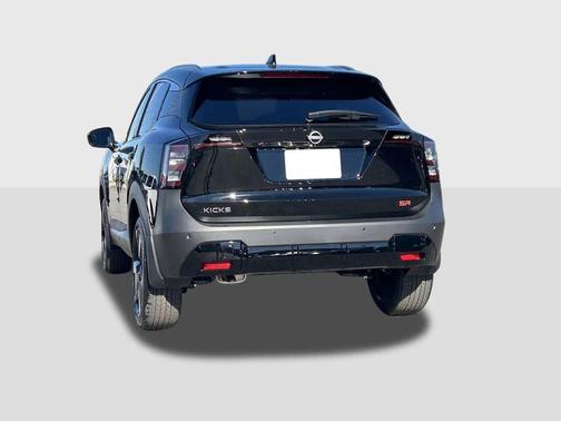 Super Black 2026 Nissan Kicks SR