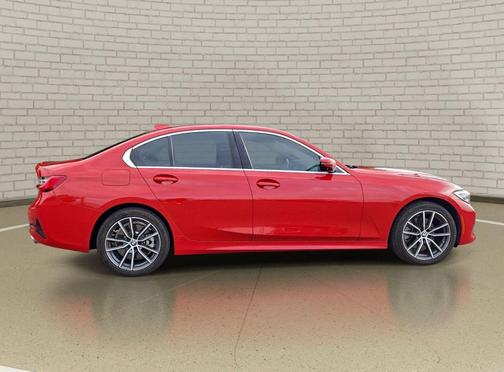 Melbourne Red Metallic 2019 BMW 330 xDrive