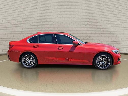 Melbourne Red Metallic 2019 BMW 330 xDrive