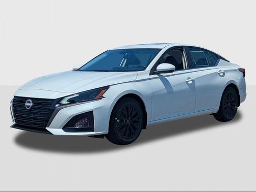 Pearl White Tricoat 2026 Nissan Altima SV FWD