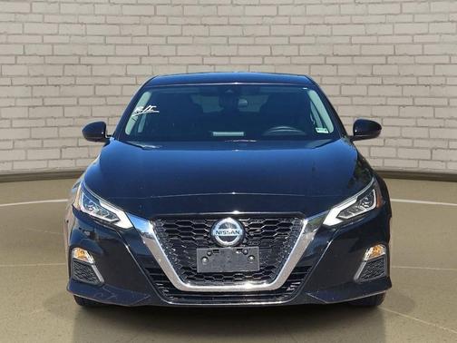 Super Black Clearcoat 2021 Nissan Altima 2.5 SV