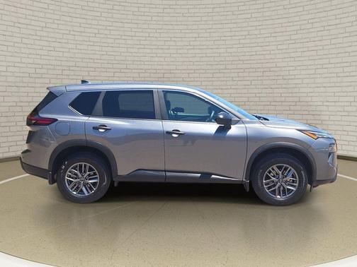 Gun Metallic 2025 Nissan Rogue S