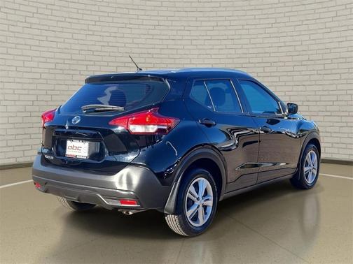 2019 Nissan Kicks S
