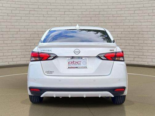 Everest White Pearl Tricoat 2026 Nissan Pathfinder SV