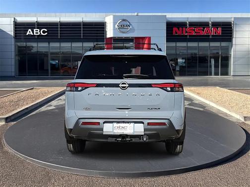 2026 Nissan Pathfinder Platinum