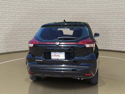 2023 Nissan Kicks S