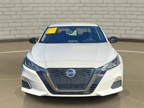 2022 Nissan Altima SR FWD