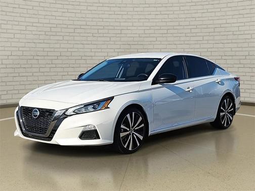 2022 Nissan Altima SR FWD