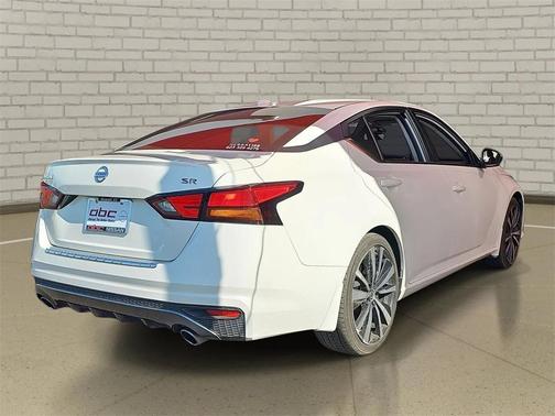 2022 Nissan Altima SR FWD