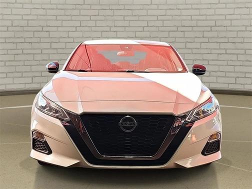 2022 Nissan Altima SR FWD
