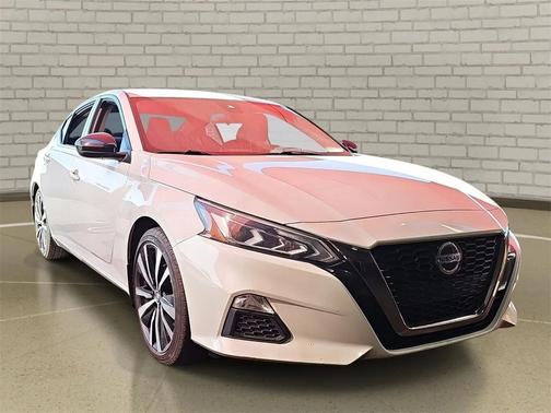 2022 Nissan Altima SR FWD