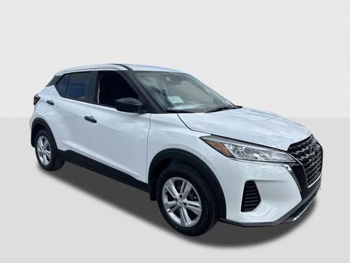 2025 Nissan Kicks S