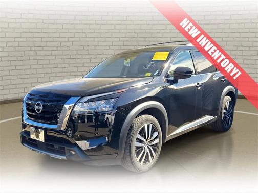 2023 Nissan Pathfinder Platinum FWD