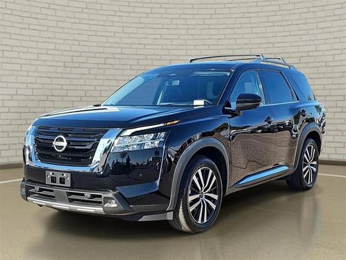 2023 Nissan Pathfinder Platinum FWD