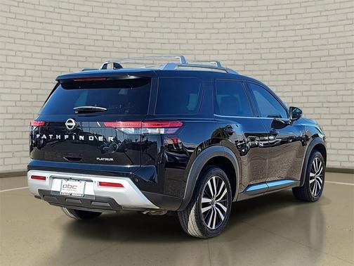 2023 Nissan Pathfinder Platinum FWD