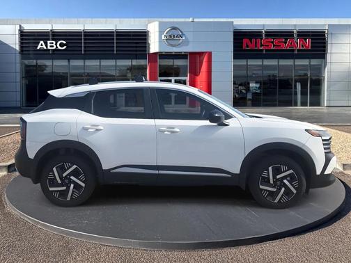 Fresh Powder 2026 Nissan Kicks SV