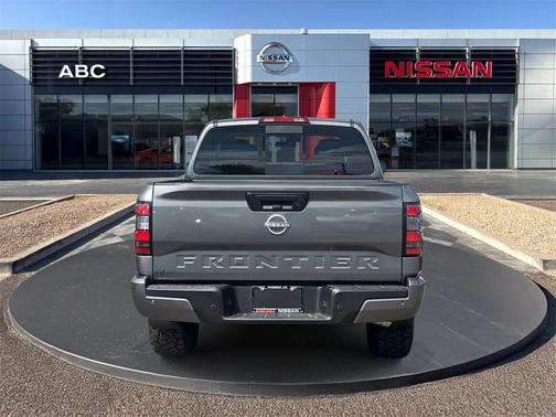 2025 Nissan Frontier SV