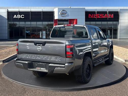 2025 Nissan Frontier SV