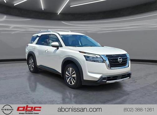 2024 Nissan Pathfinder SL FWD
