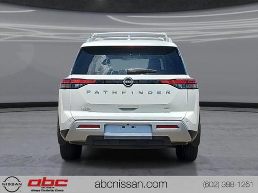 2024 Nissan Pathfinder SL FWD