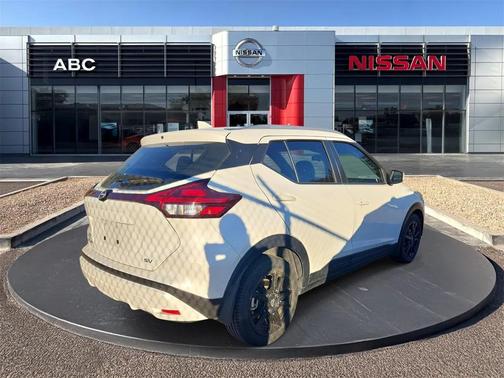 2023 Nissan Kicks SV