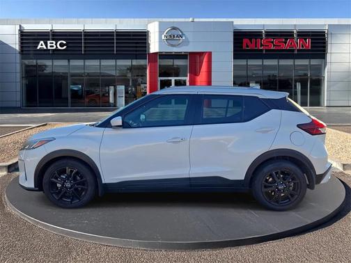 2023 Nissan Kicks SV