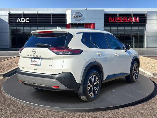 2022 Nissan Rogue SV