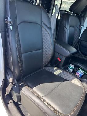 Bright White Clearcoat 2023 Jeep Gladiator Overland