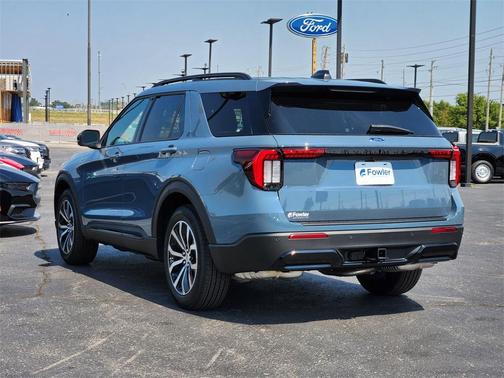 2025 Ford Explorer ST-Line