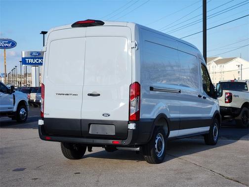 2026 Ford Transit-250 148 WB Medium Roof Cargo