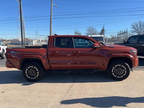 2025 Toyota Tacoma Hybrid TRD