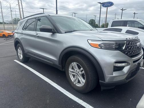 Silver Metallic 2021 Ford Explorer XLT