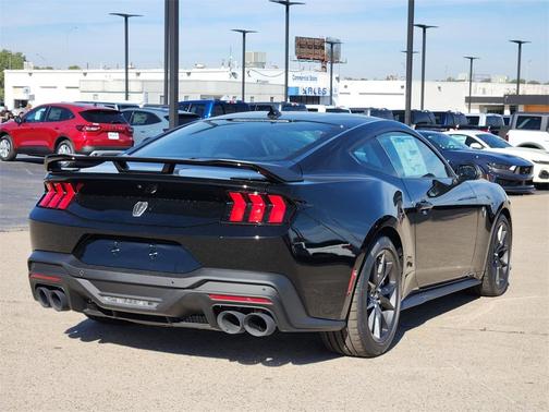 2025 Ford Mustang Dark Horse