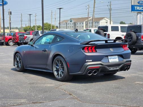 2025 Ford Mustang Dark Horse