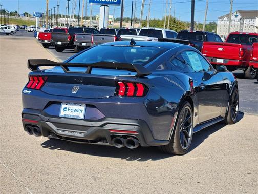 2025 Ford Mustang Dark Horse