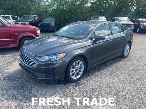 2020 Ford Fusion SE