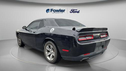 Pitch Black Clearcoat 2019 Dodge Challenger SXT