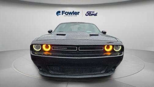 Pitch Black Clearcoat 2019 Dodge Challenger SXT