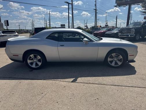 2021 Dodge Challenger SXT
