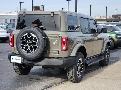 2025 Ford Bronco Outer Banks
