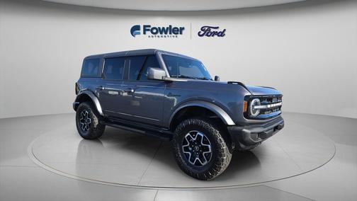 Carbonized Gray Metallic 2021 Ford Bronco Outer Banks