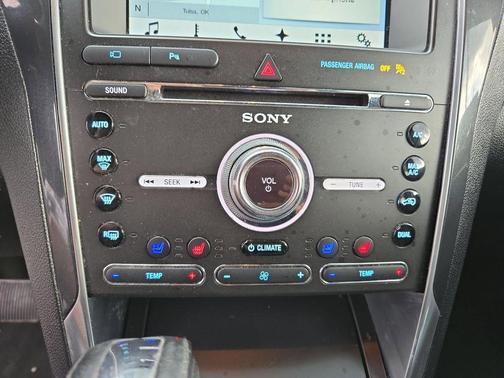 White Platinum 2017 Ford Explorer Limited