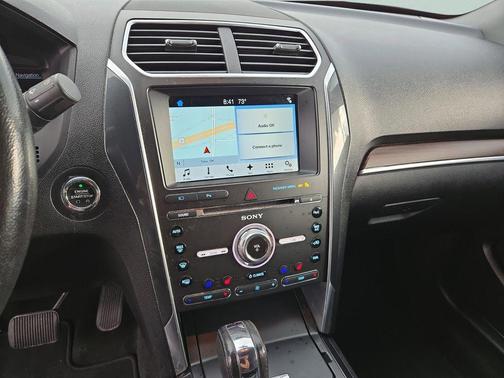 White Platinum 2017 Ford Explorer Limited