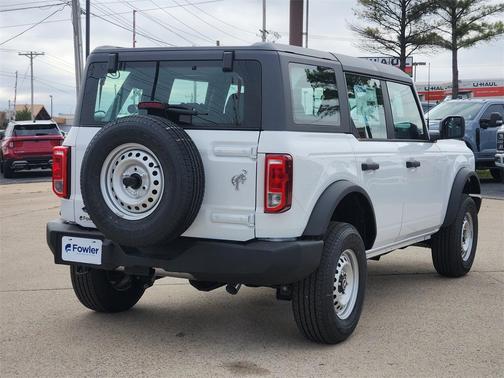 2025 Ford Bronco Base