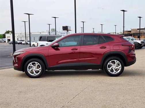 2025 Chevrolet Trax LS