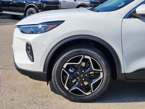 2026 Ford Escape Platinum