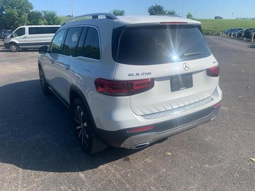2021 Mercedes-Benz GLB 250 Base 4MATIC