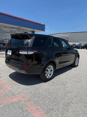 Narvik Black 2019 Land Rover Discovery SE