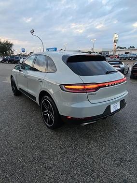 2021 Porsche Macan Base